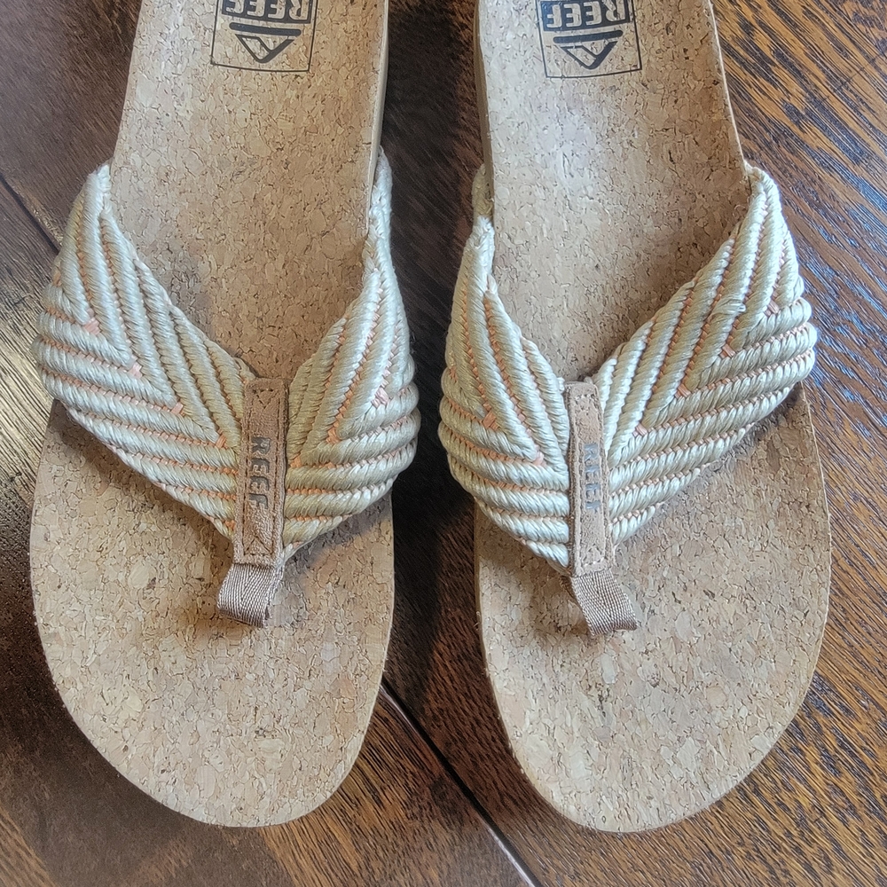 Reef Women’s Tan Rope-Style Flip Flop Sandals - Picture 5 of 5